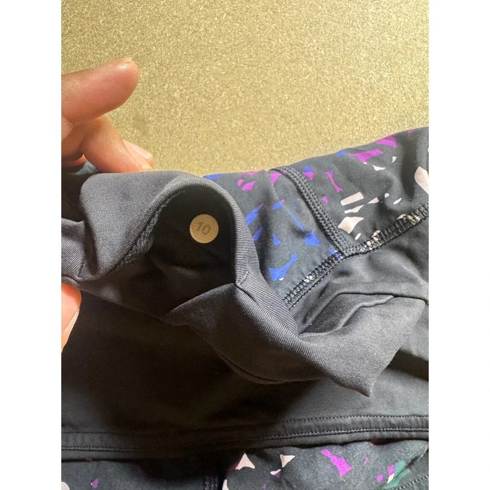Lululemon Run Speed Shorts Confetti Abstract Print Purple‎ Blue Black Womens 10